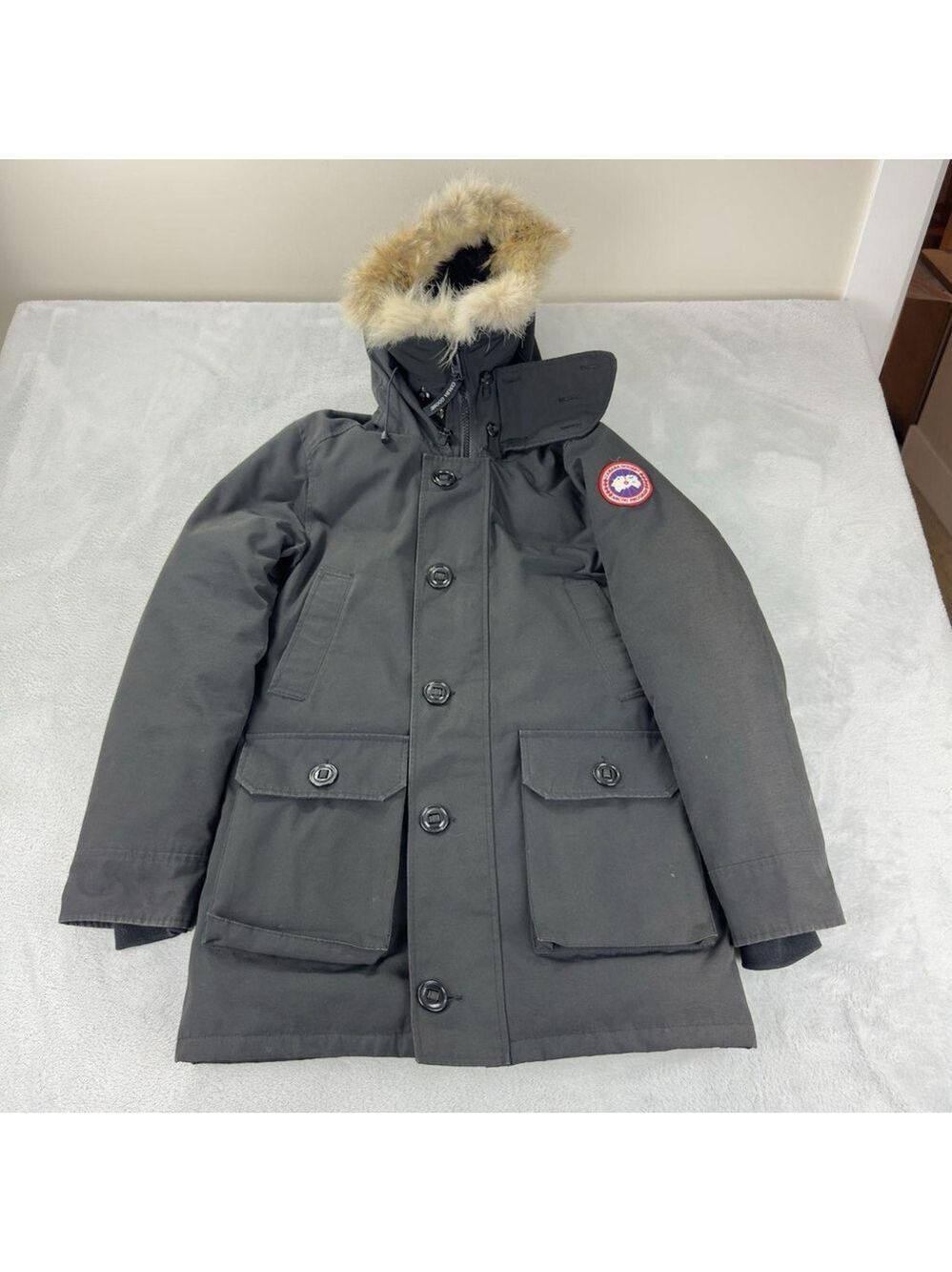 Canada Goose Men's Size Small Brookfield Black Down Parka 2300JM Made in Canada